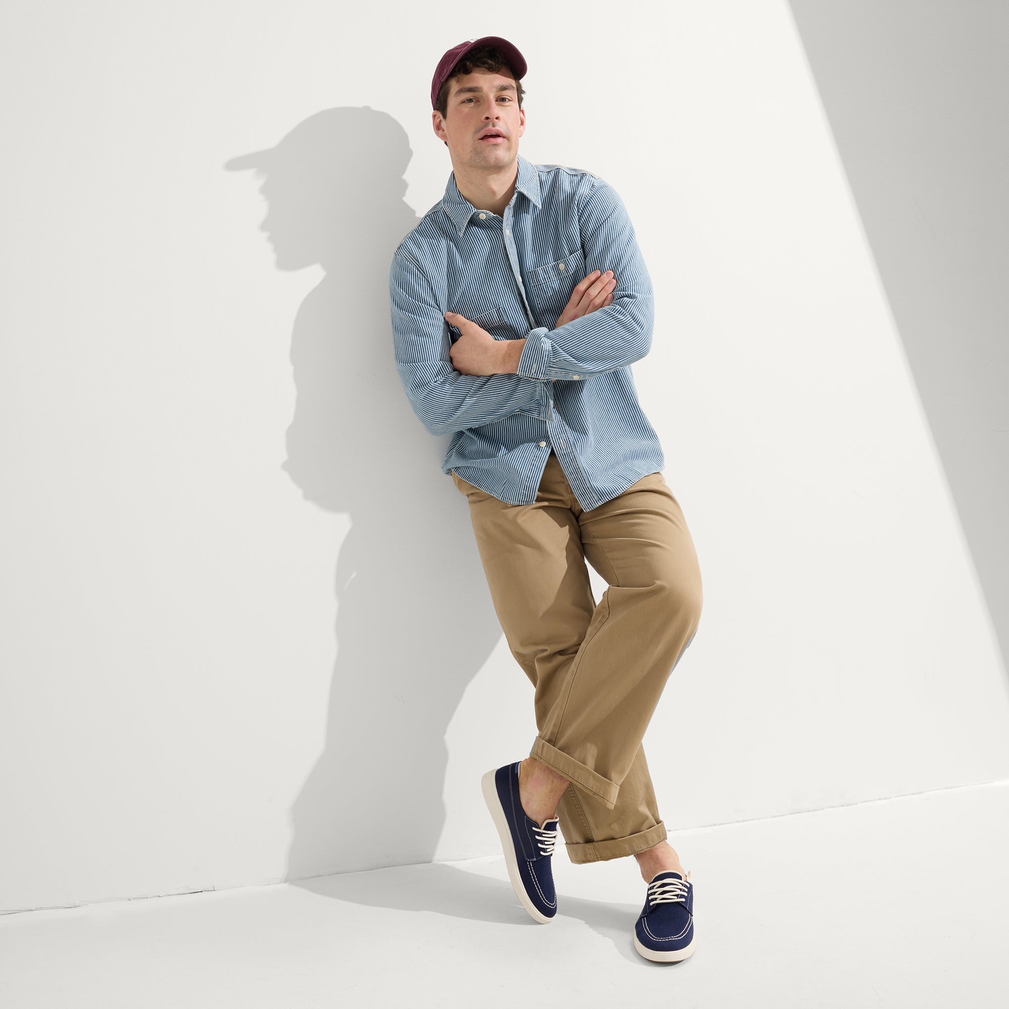 255_RavelloBoatShoe_NauticalNavy_On-Figure_0363.jpg