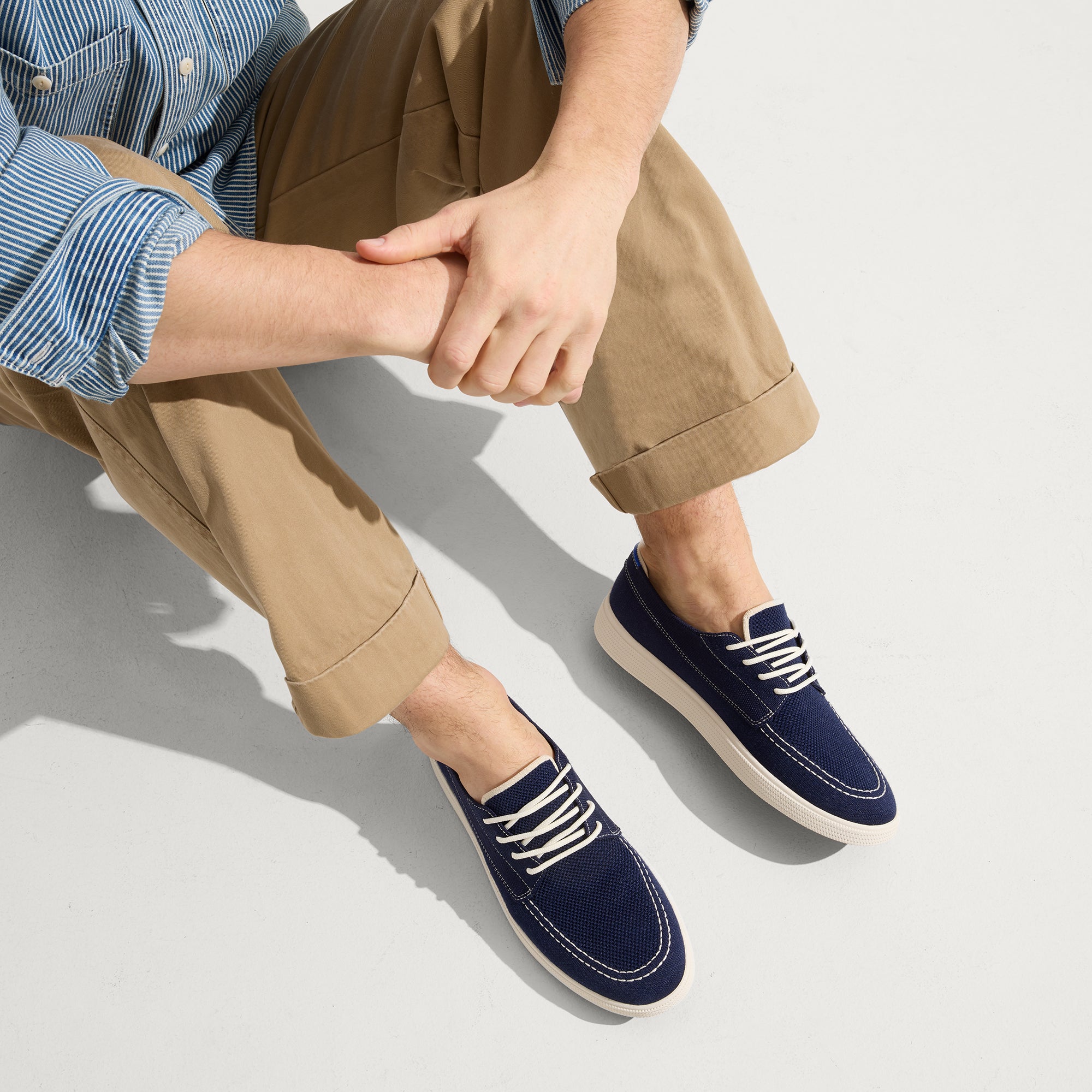 255_RavelloBoatShoe_NauticalNavy_On-Figure_0511.jpg
