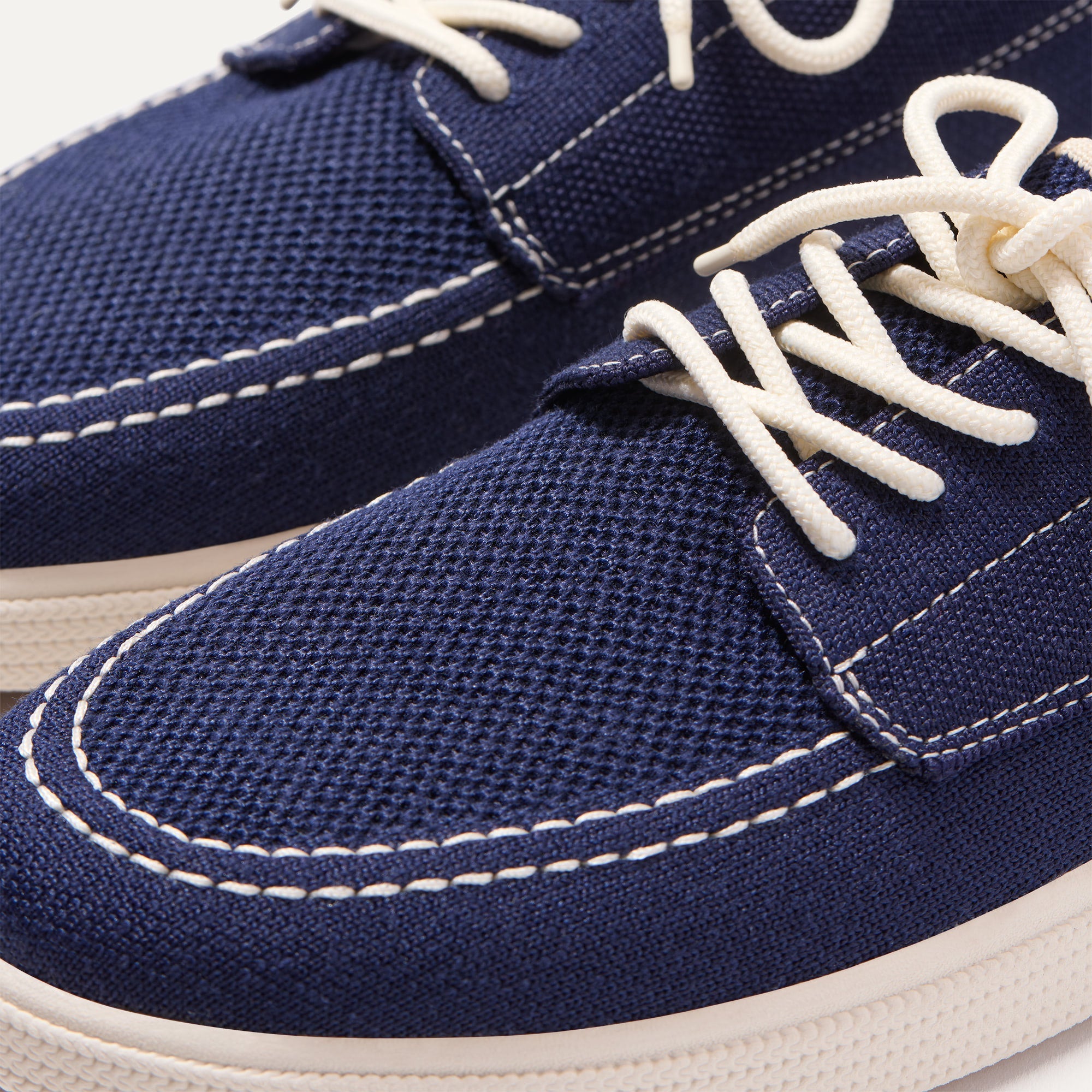 255_RavelloBoatShoe_NauticalNavy_Toedetail_Macro_6557.jpg