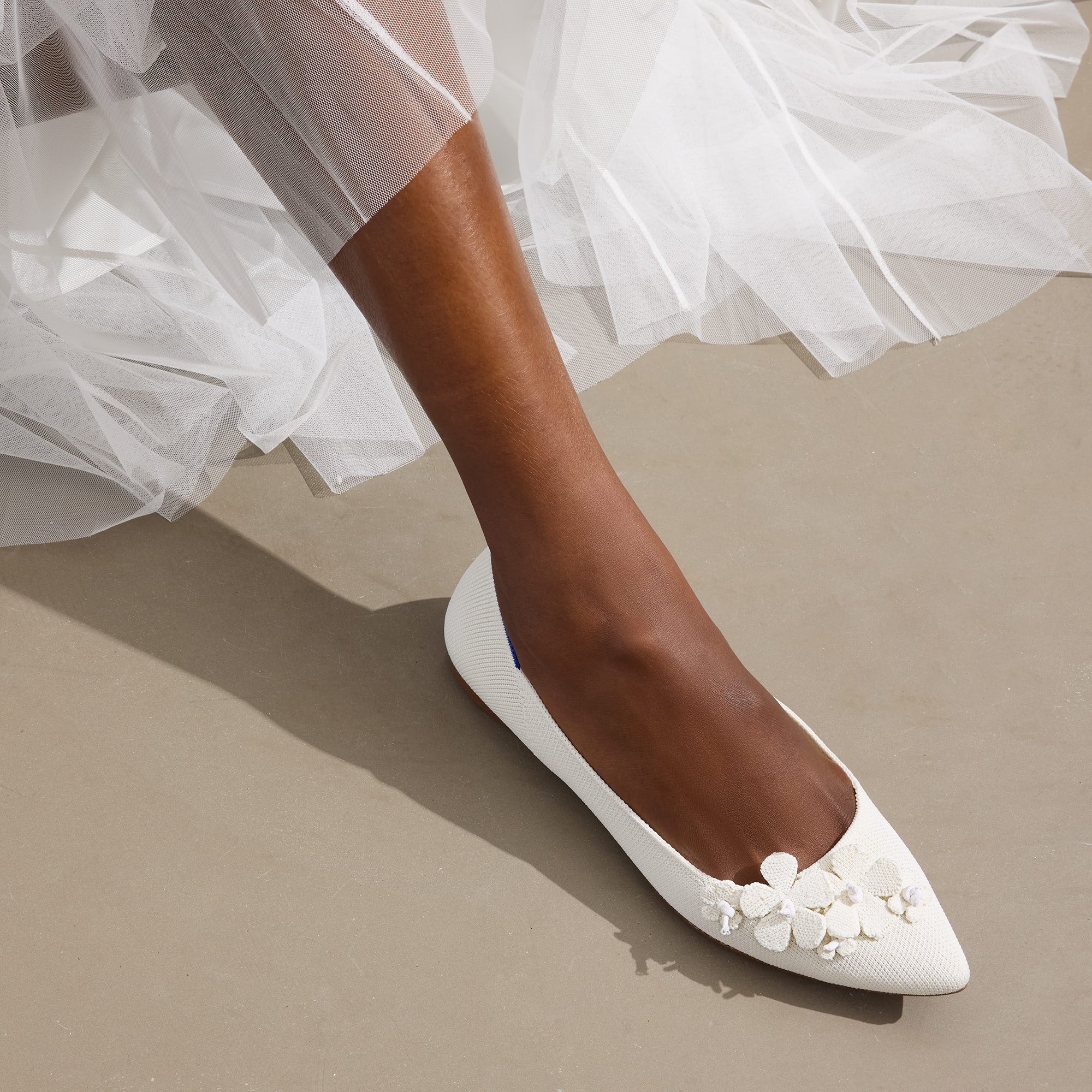 291_PetalPoint_White_On-Figure_0377.jpg