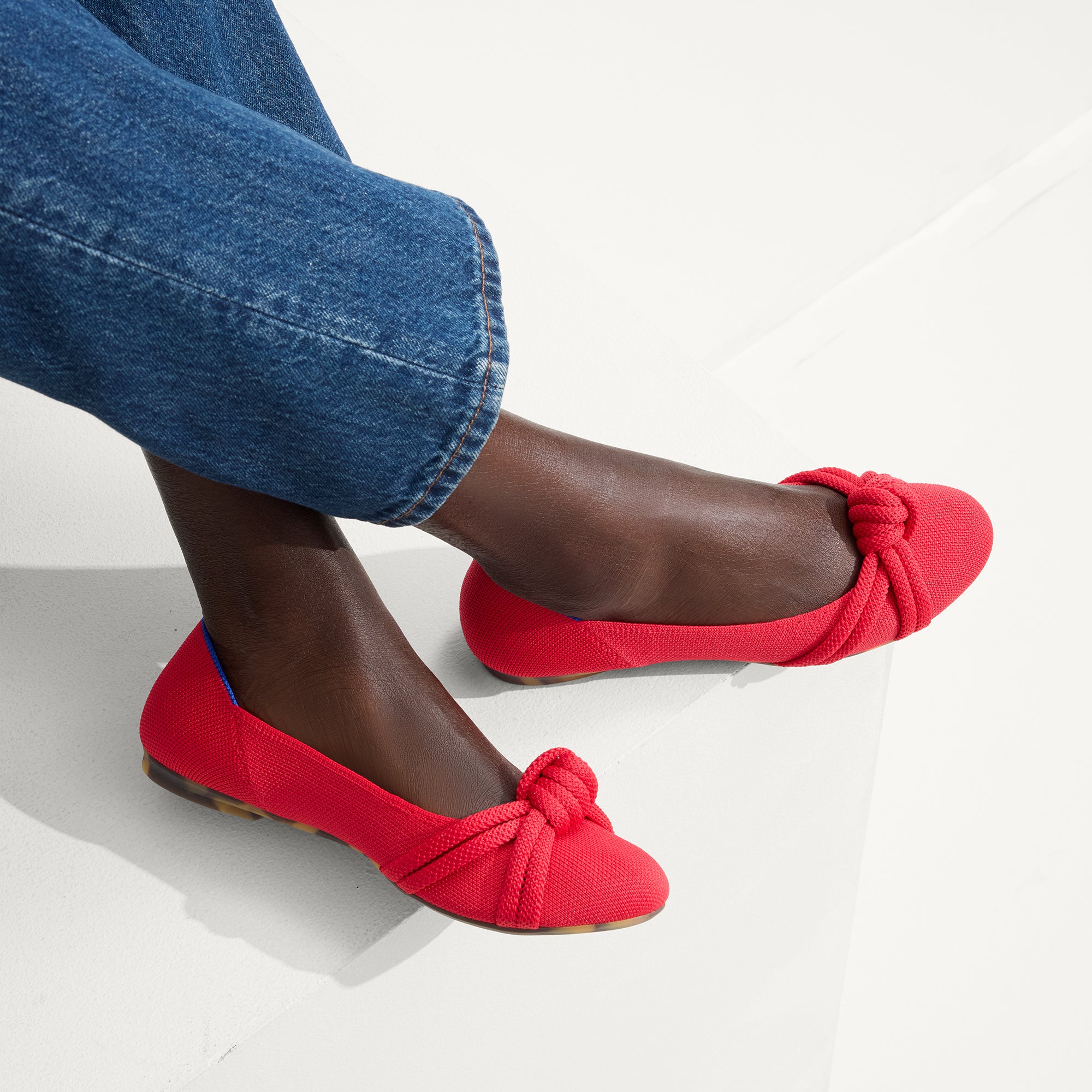 418_KnotBalletFlat_LollipopRed_OnFigure_0163.jpg