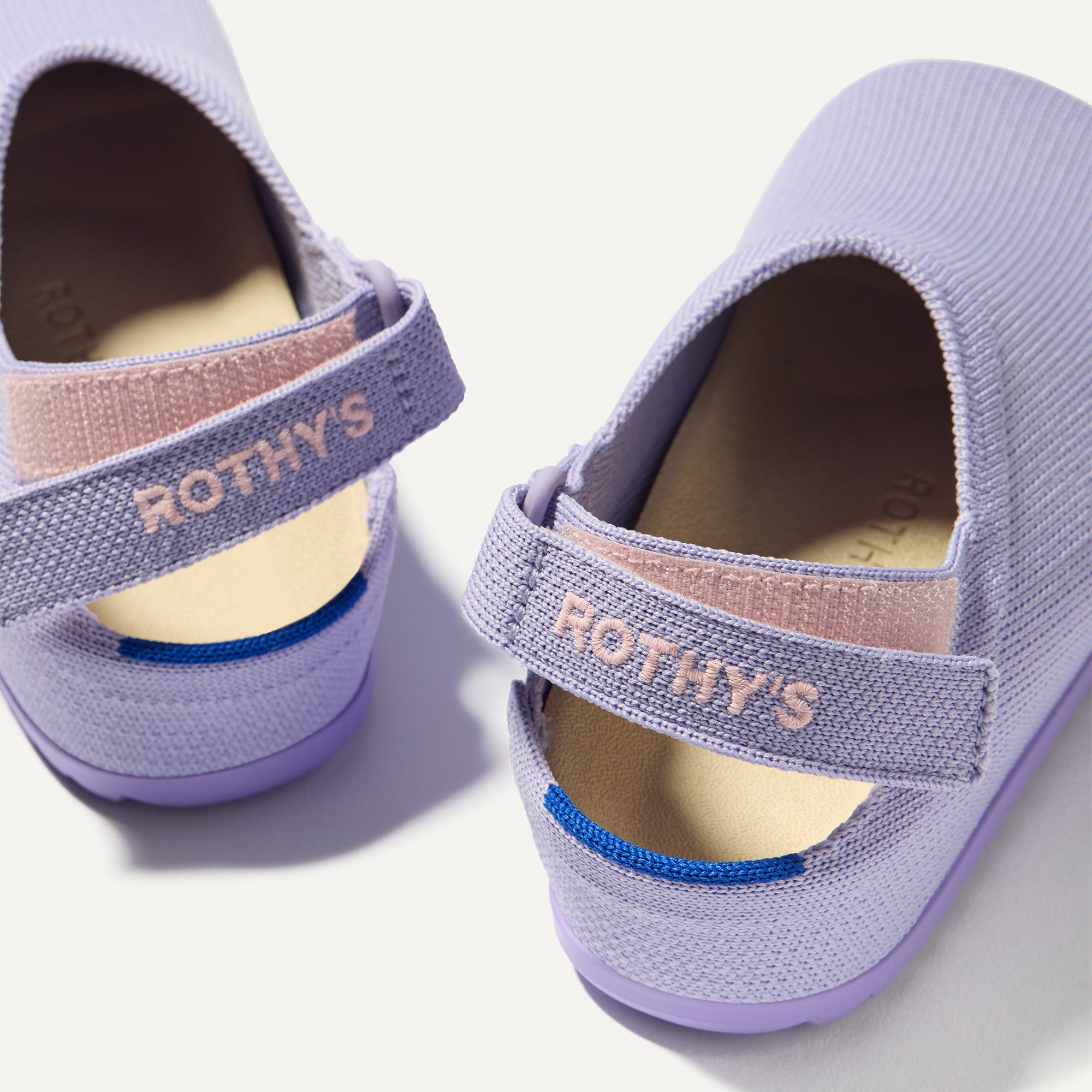 443_Kids_Clog_U-Top_Line_Soft_Orchid_Toe_detail_Macro_0000.jpg