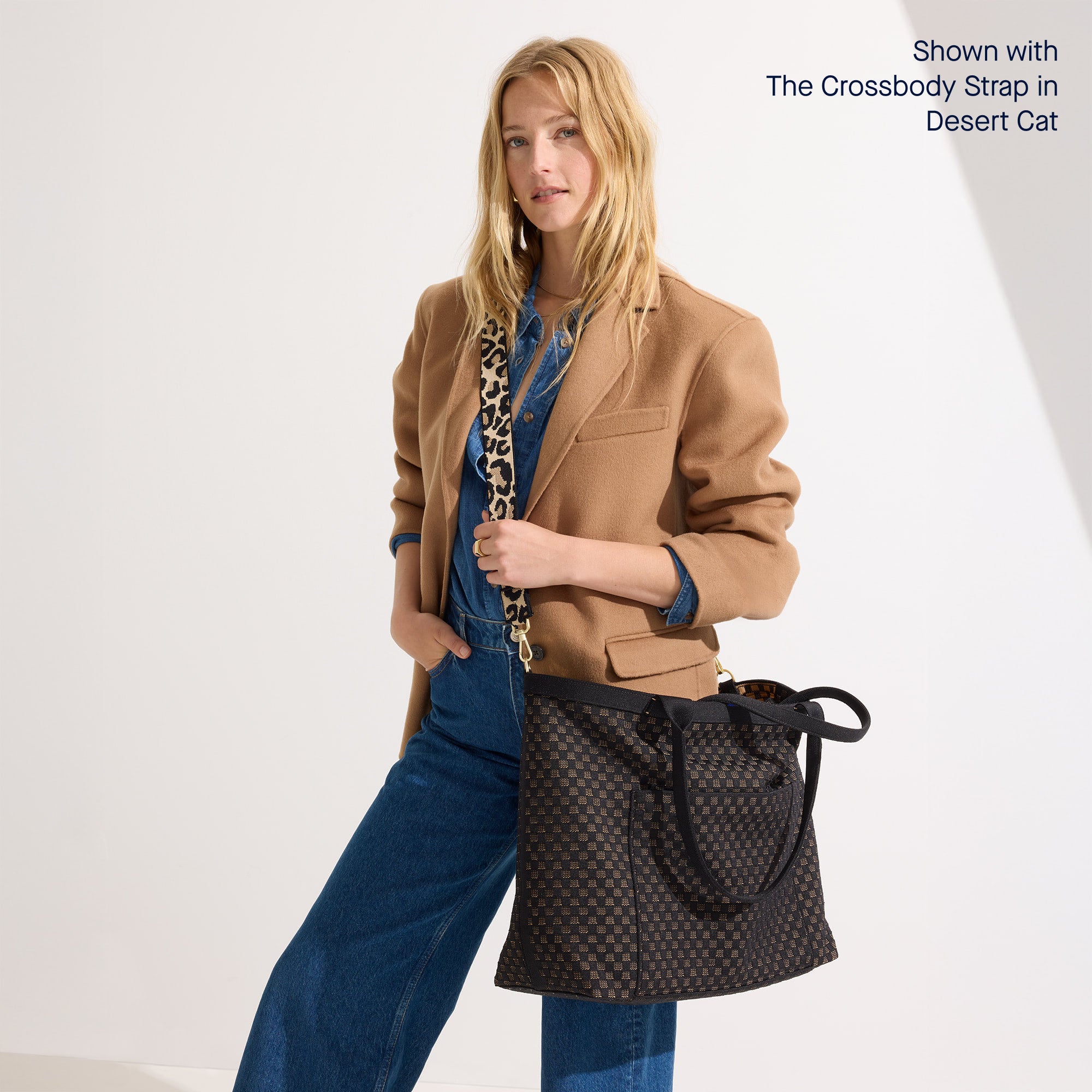 ZipTravelTote_NightSong_CrossbodyStrap_DesertCat.jpg